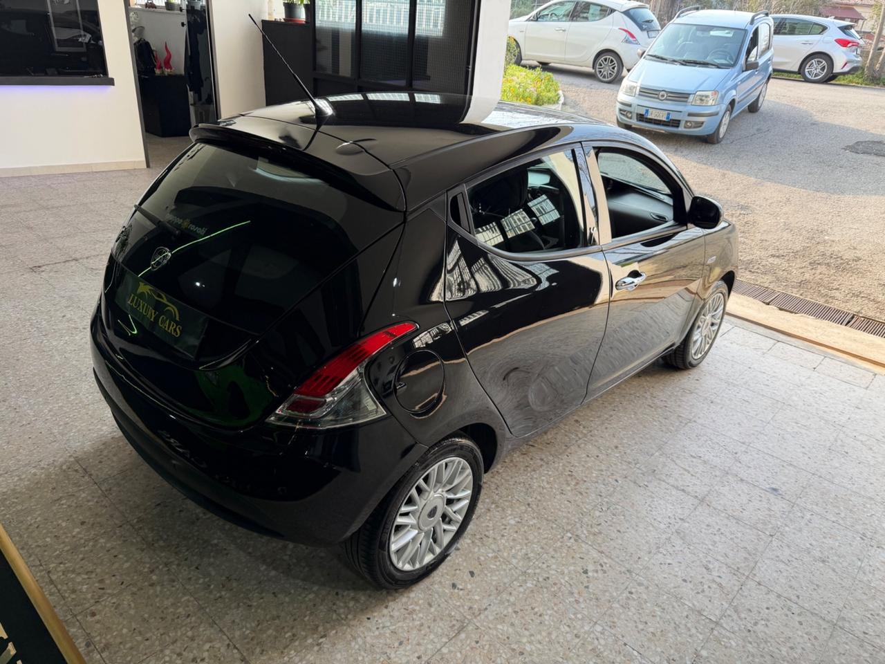 Lancia Ypsilon 1.2 69 CV 5 porte 2015