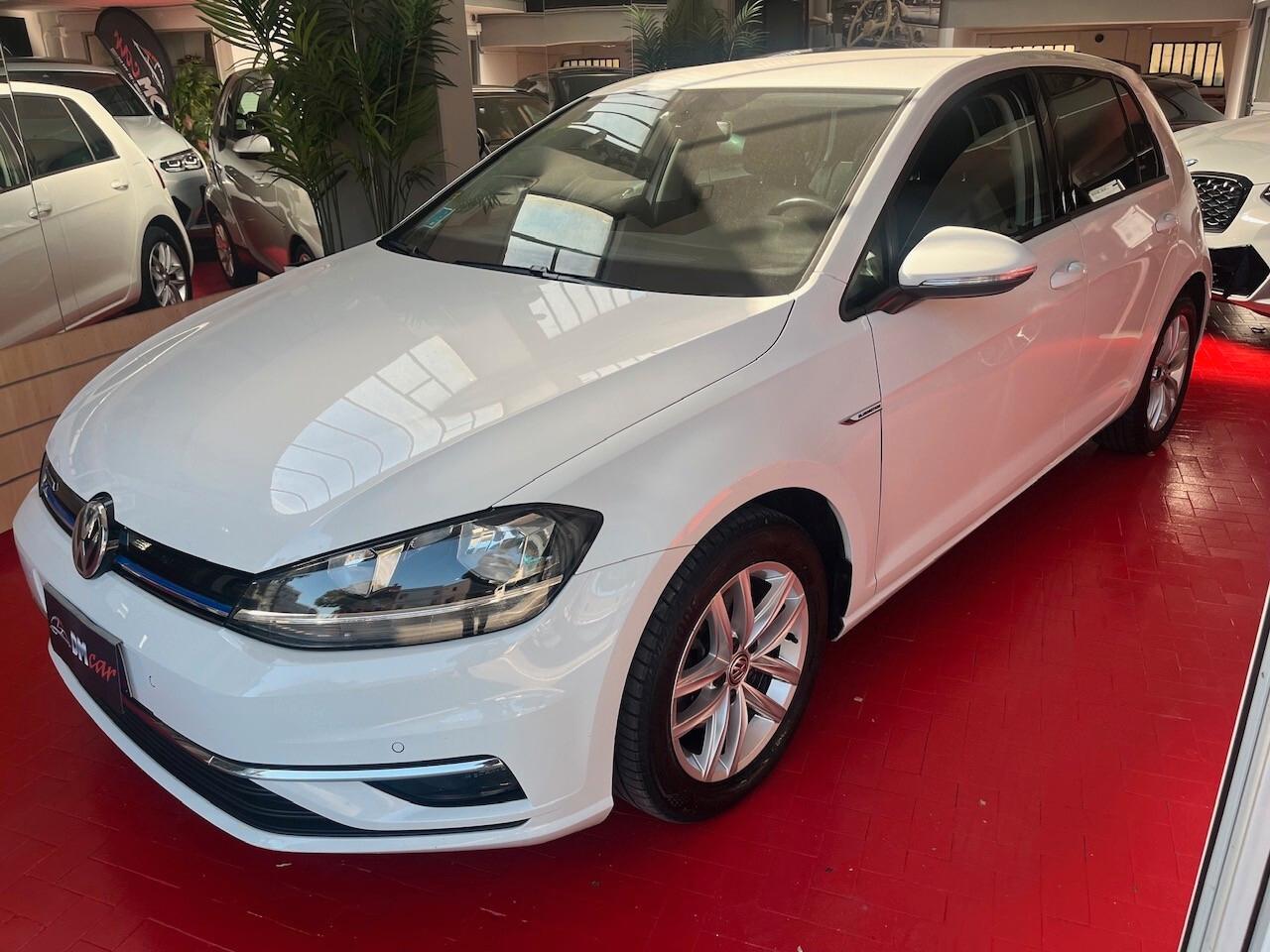 VOLKSWAGEN GOLF VII TGI METANO 130CV EXECUTIVE DSG NAVI ALCANTARA SENSORI DI PARCHEGGIO ANTERIORI POSTERIORI CERCHI IN LEGA OK NEOPATENTATI - CON € 25 percorrenza KM 460 - GARANZIA 12 MESI -
