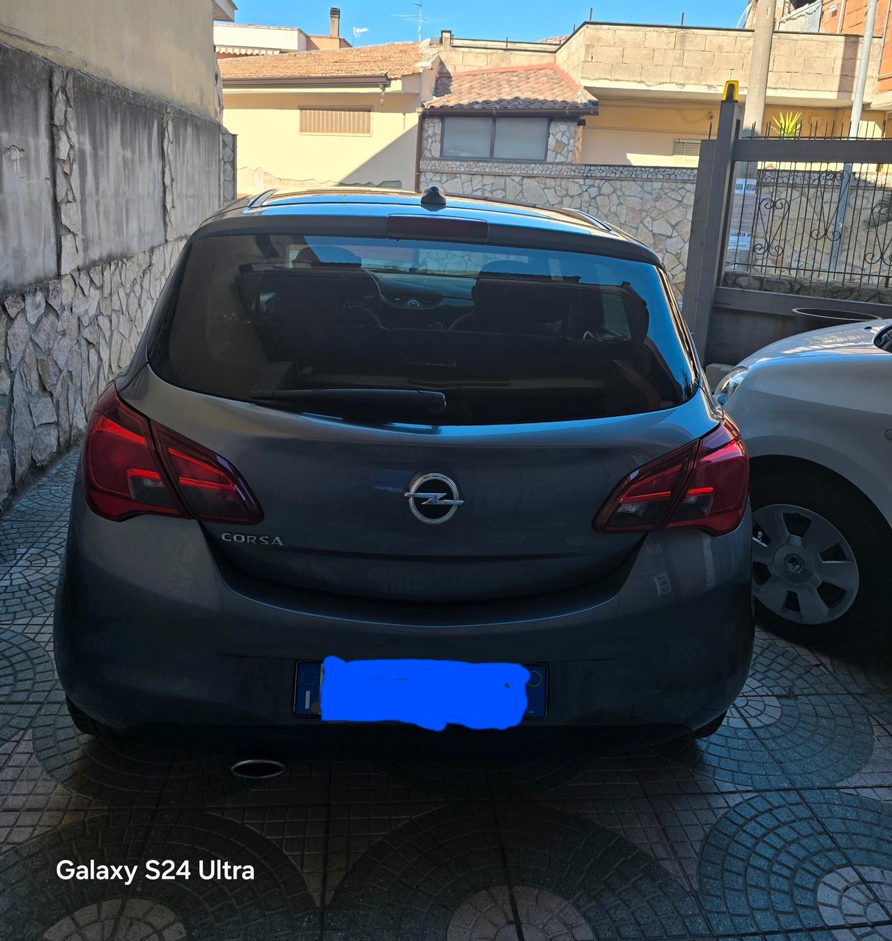 Opel Corsa 1.2 Coupé b-Color