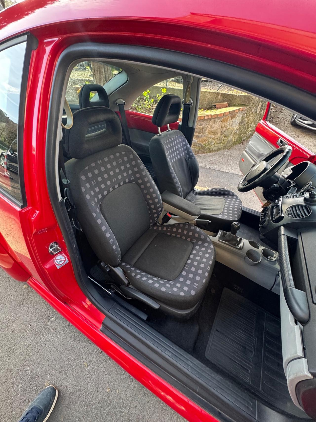 Volkswagen New Beetle