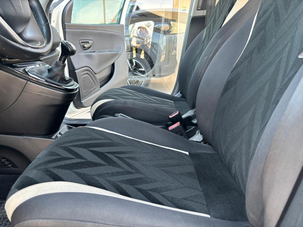 Lancia Ypsilon PLATINUM 0.9 TwinAir 85 CV DFN 5p.