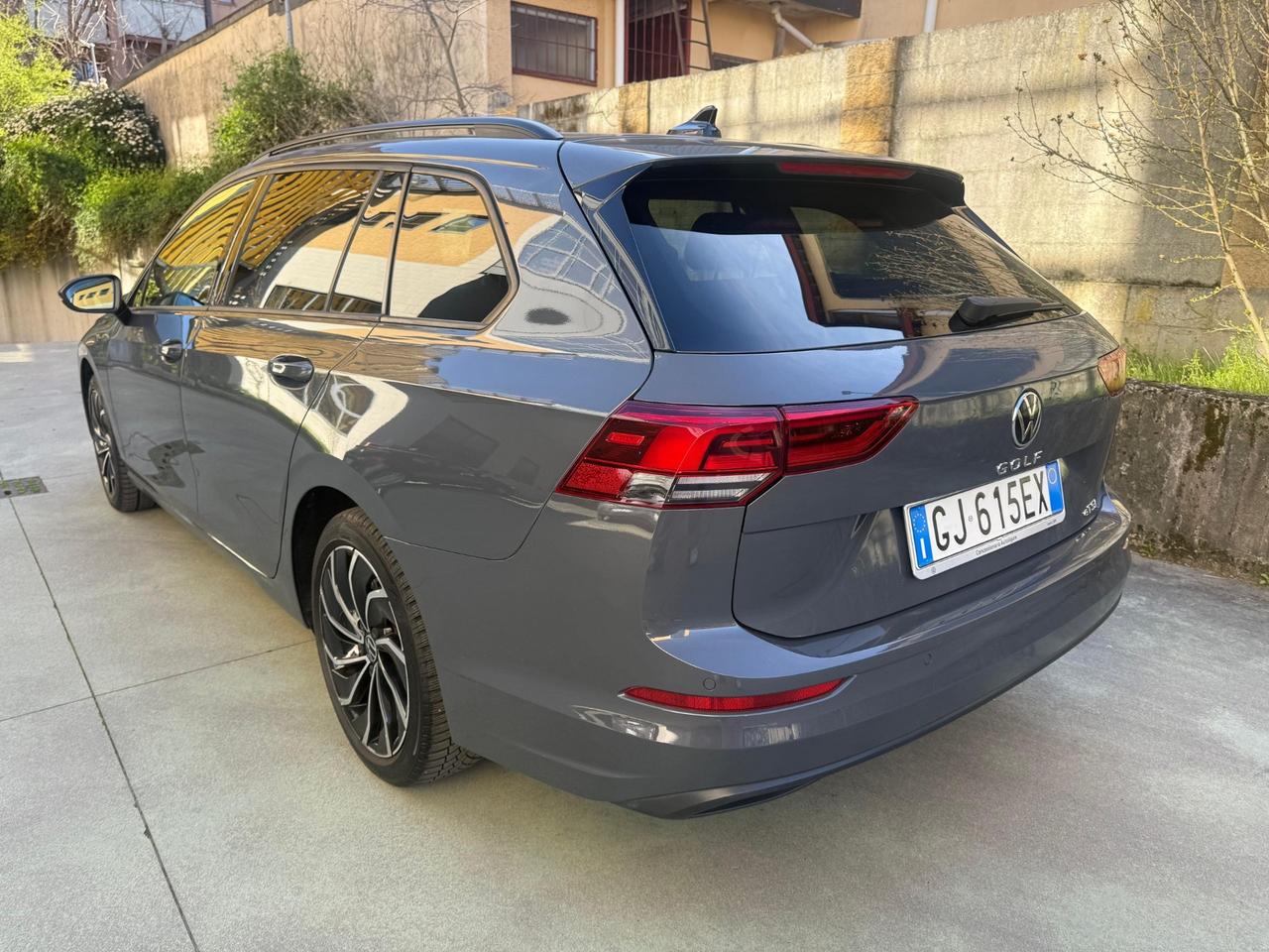 Volkswagen Golf Variant 1.0 eTSI EVO DSG Life