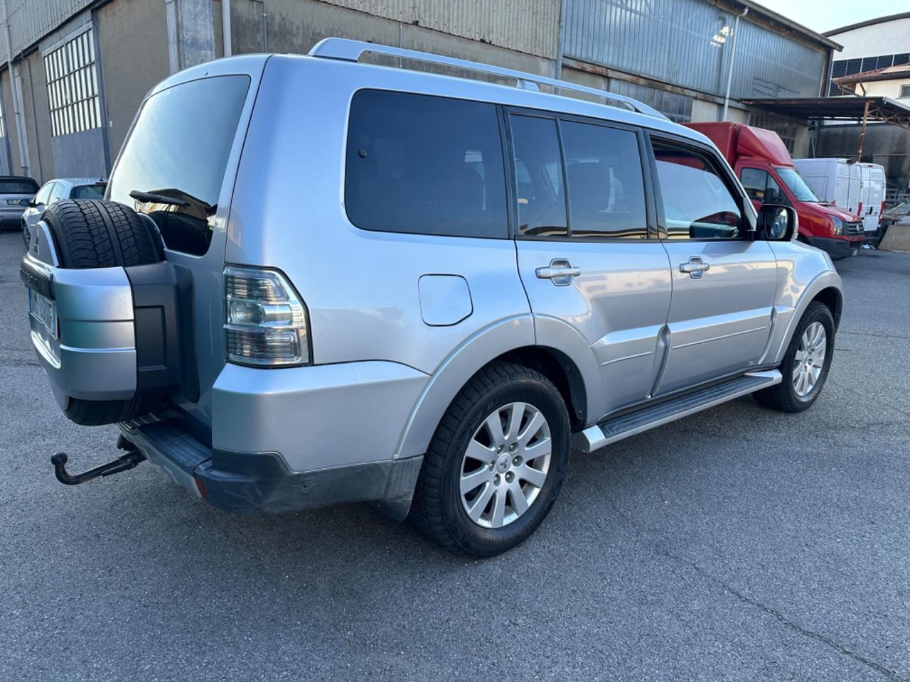 Mitsubishi Pajero 3.2 AUT. 7 POSTI GANCIO TRAINO