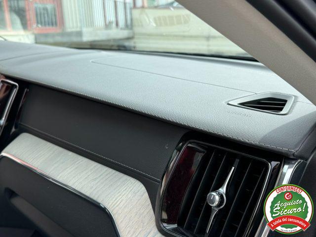 VOLVO XC60 B4 (d) AWD Inscription R.L.19" Sedili Pelle