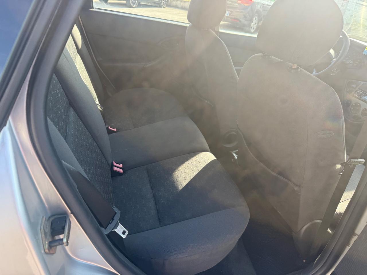 Ford Focus 1.8 TDDi cat 5p. Ghia