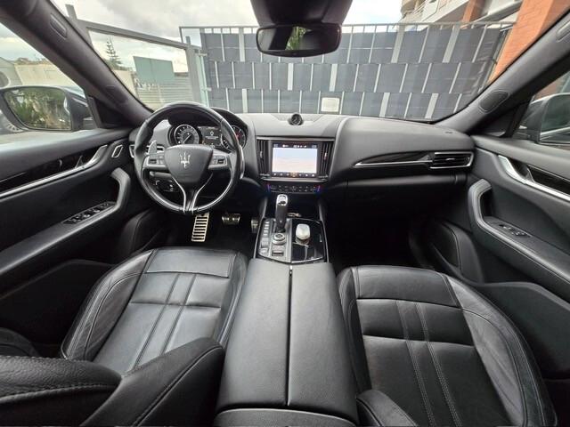 Maserati Levante V6 350 CV Q4 Gransport