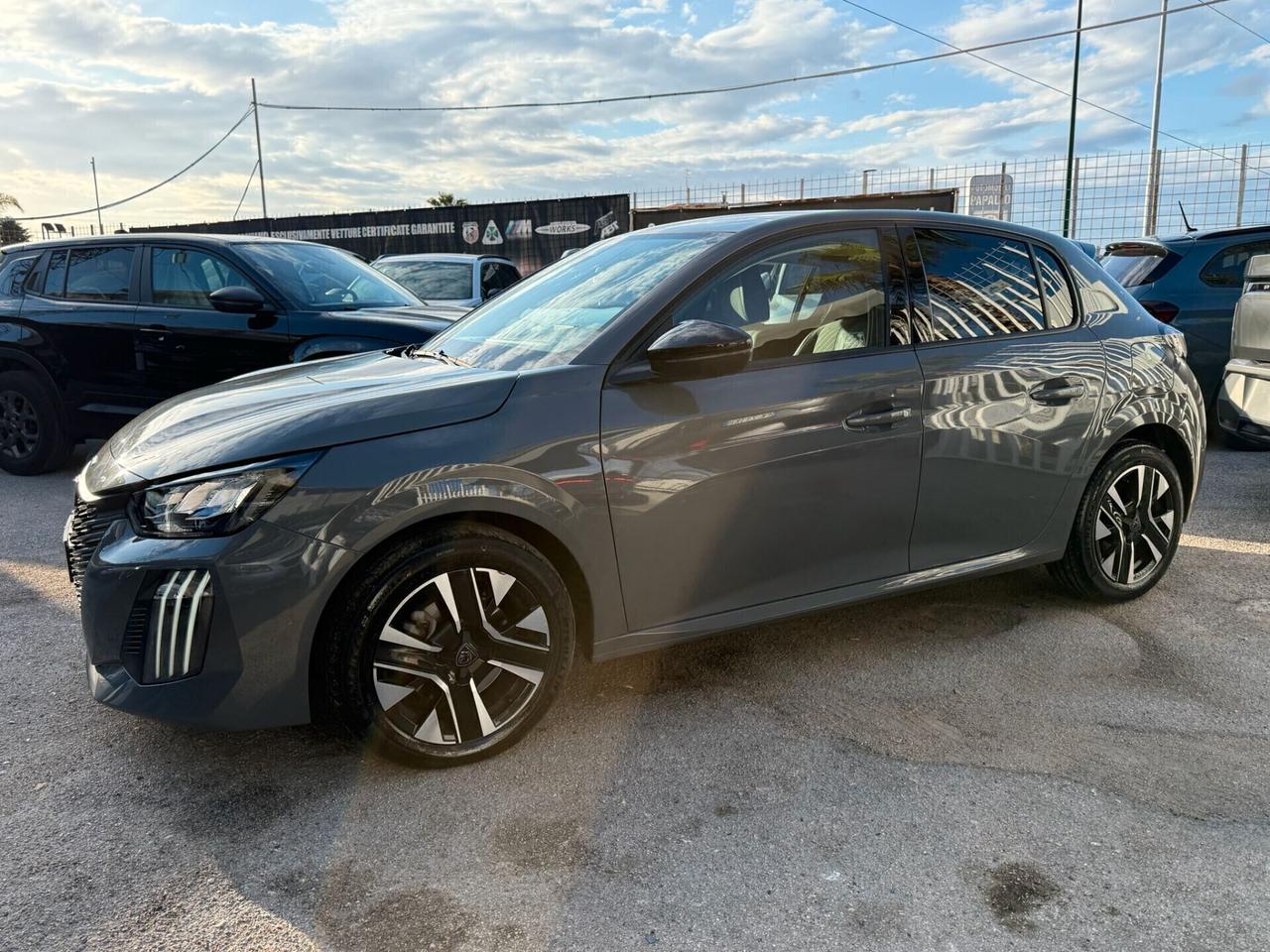 PEUGEOT 208 2025 1.2 BNZ 15000KM 101CV ALLURE