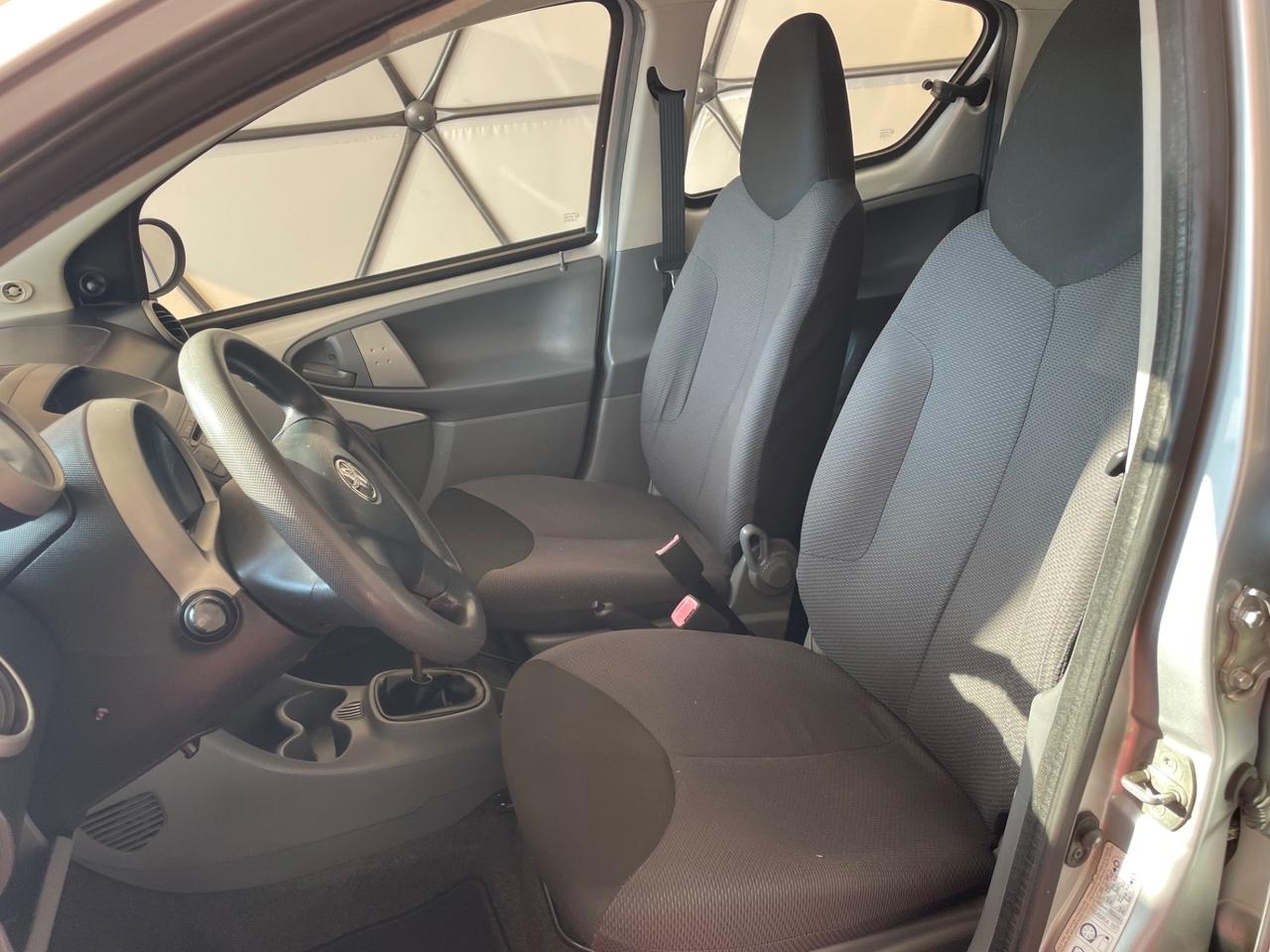 Toyota Aygo 1.0 12V VVT-i 5 porte Sol