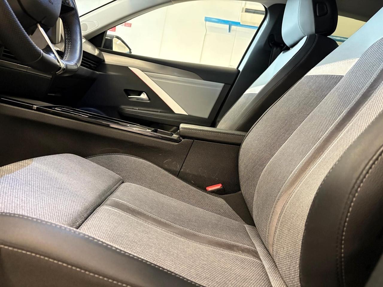 Opel Astra BUSINESS ELEGANCE 1.5 Turbo Diesel AT8 SPOTICAR