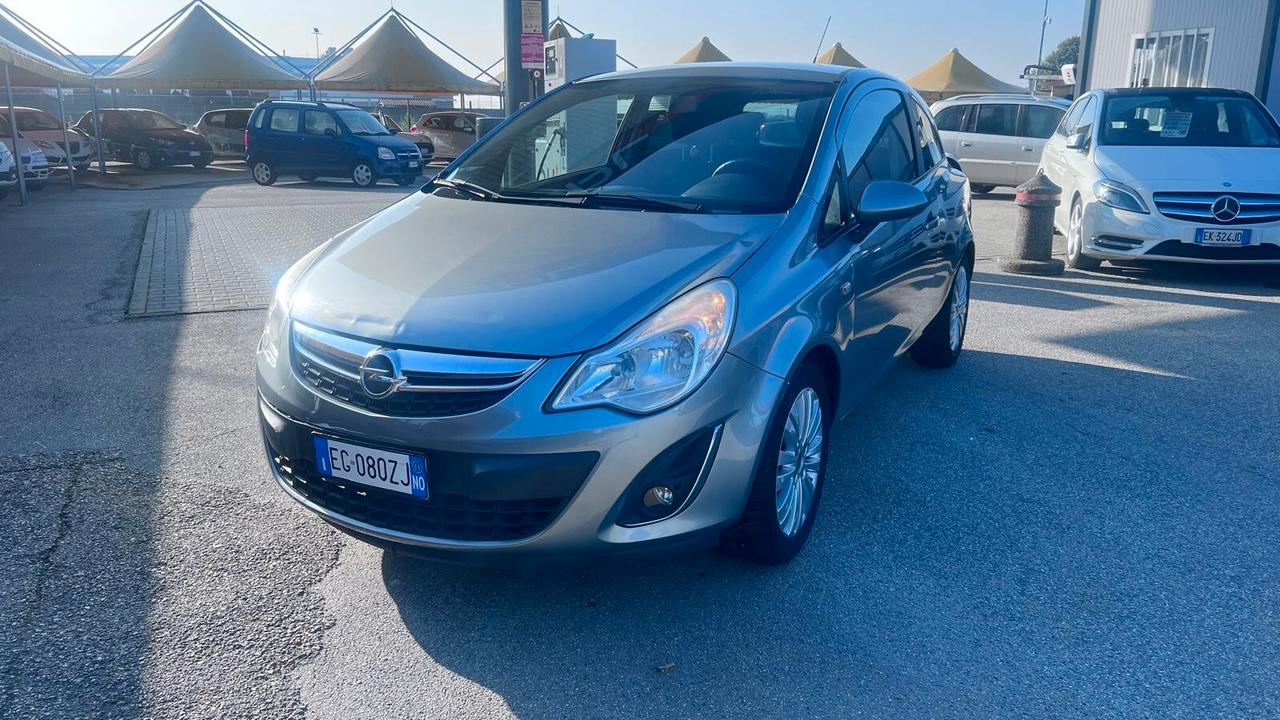 Opel Corsa 1.2 3 porte Club