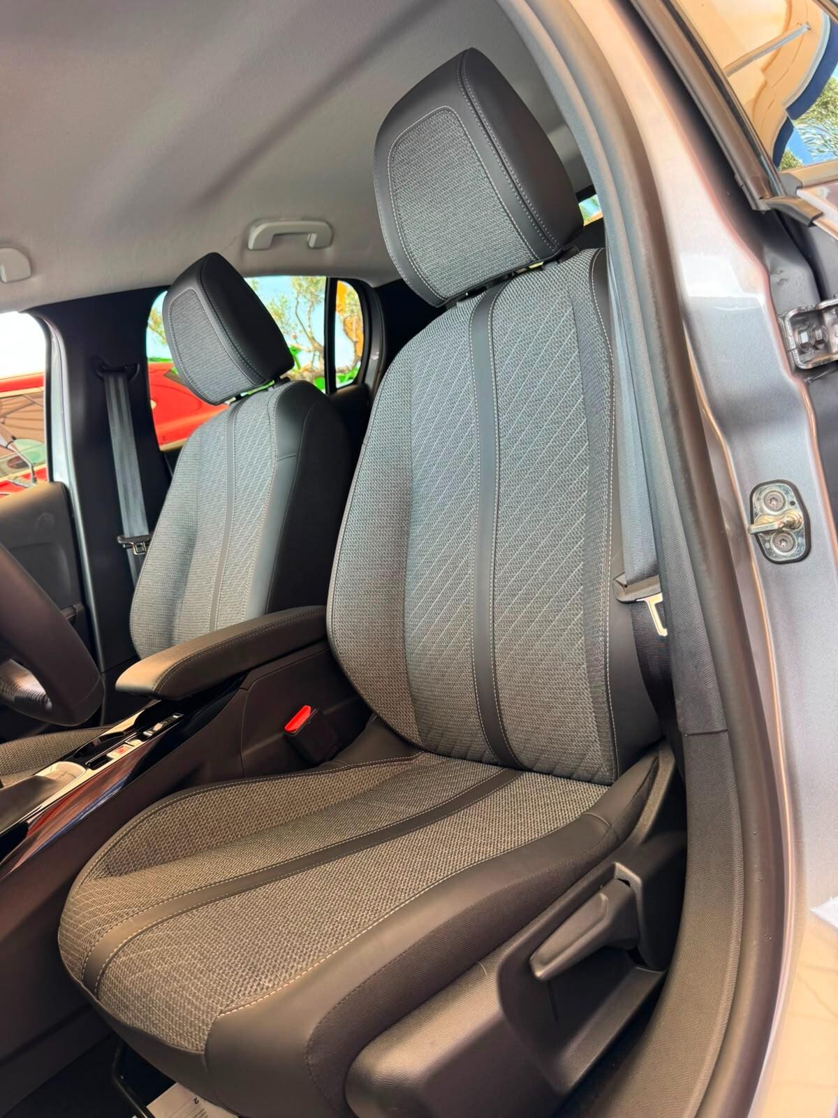 Peugeot 208 PureTech 100 Stop&Start 5 porte Allure