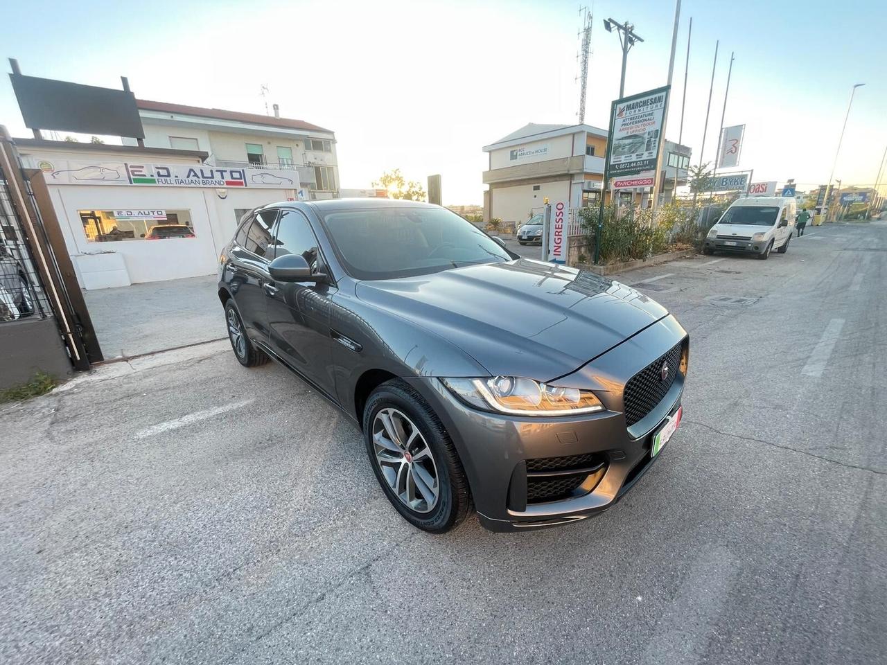 Jaguar F-Pace 2.0 D 180 CV AWD aut. R-Sport