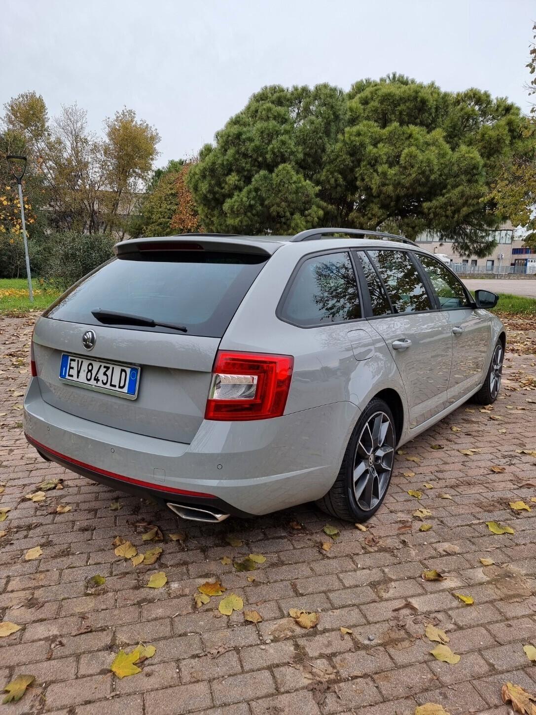 Skoda Octavia 2.0 TDI DSG Wagon RS Grigio Acciaio