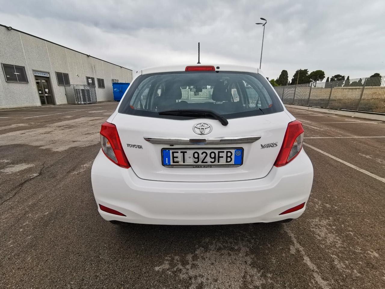 Toyota Yaris 1.4 D-4D 5P. Lounge - 2013