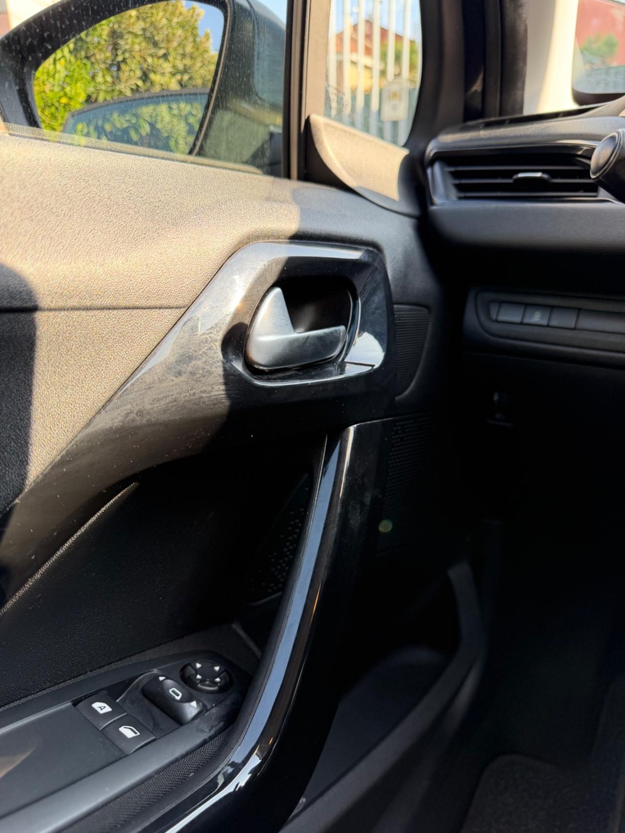 Peugeot 208 1.2 Neopatentati Euro 6