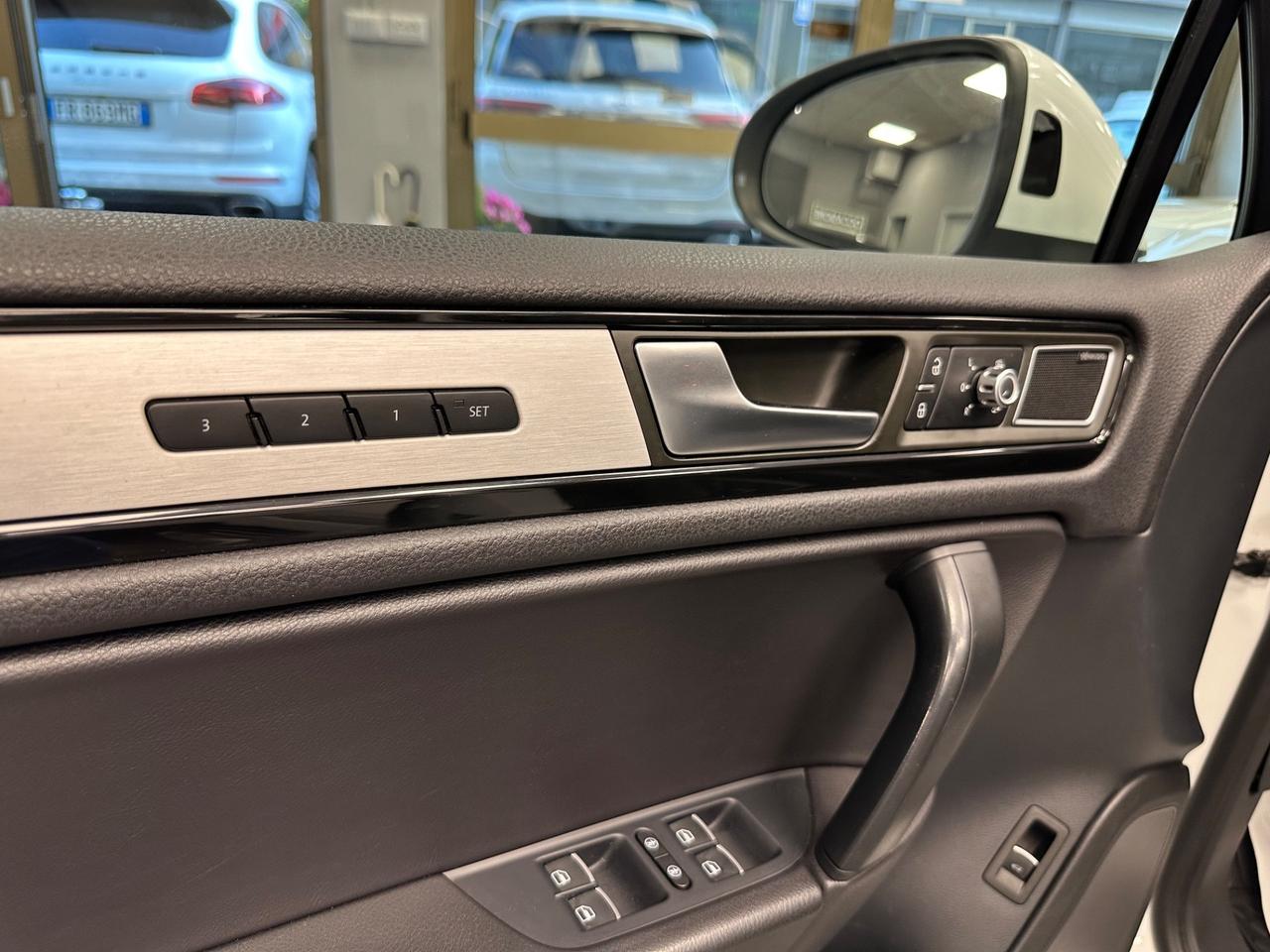 Volkswagen Touareg 3.0 TDI 245 CV tiptronic BlueMotion Techn. Executive