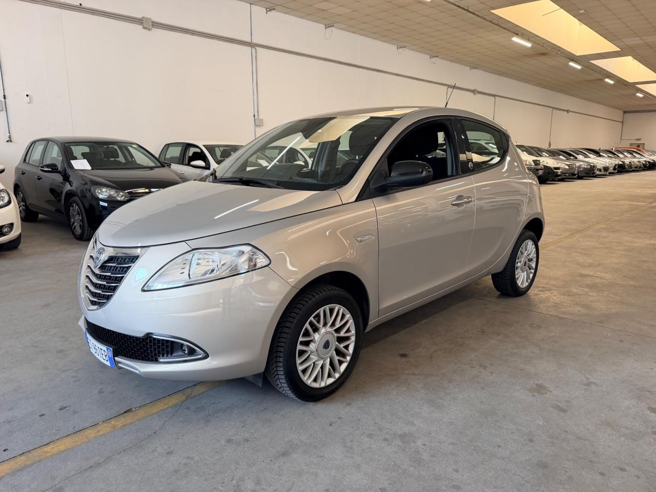 Lancia Ypsilon 0.9 TwinAir 85 CV 5 porte Metano Ecochic Gold