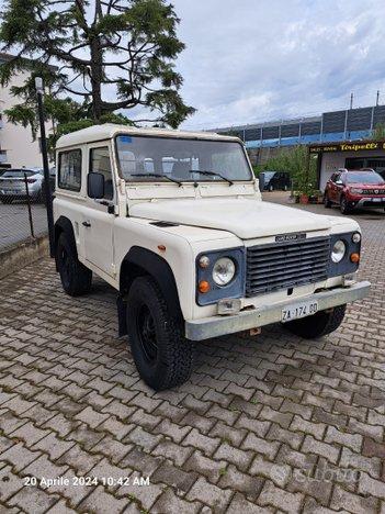 Land rover defender