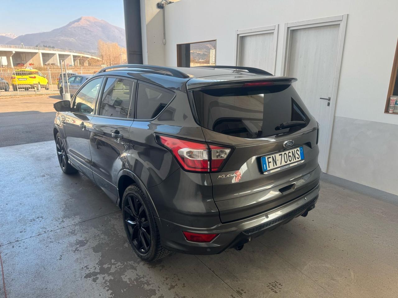 Ford Kuga 1.5 TDCI 120 CV S&S 2WD ST-Line