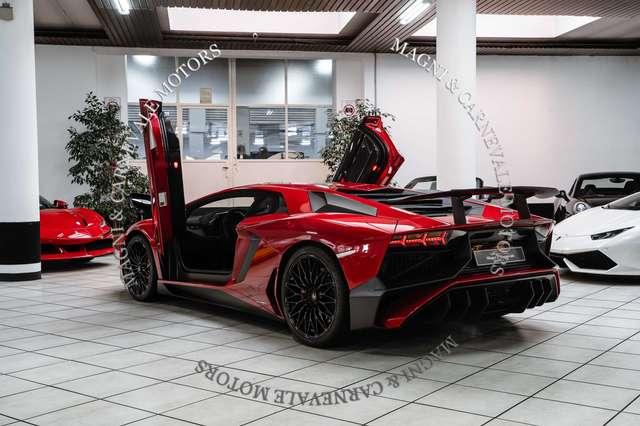 Lamborghini Aventador SV|(61 KM)DELIVERY MILEAGE|VAT|SPECIAL PAINT