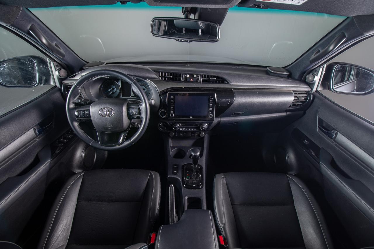 Toyota Hilux 2.8 D Double Cab Invincible 4wd Auto 204cv N1