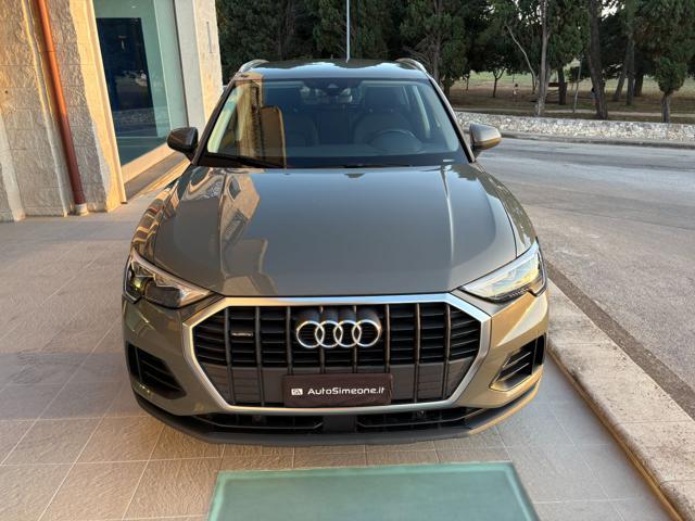 AUDI Q3 35 TDI quattro S tronic Business COCKPIT