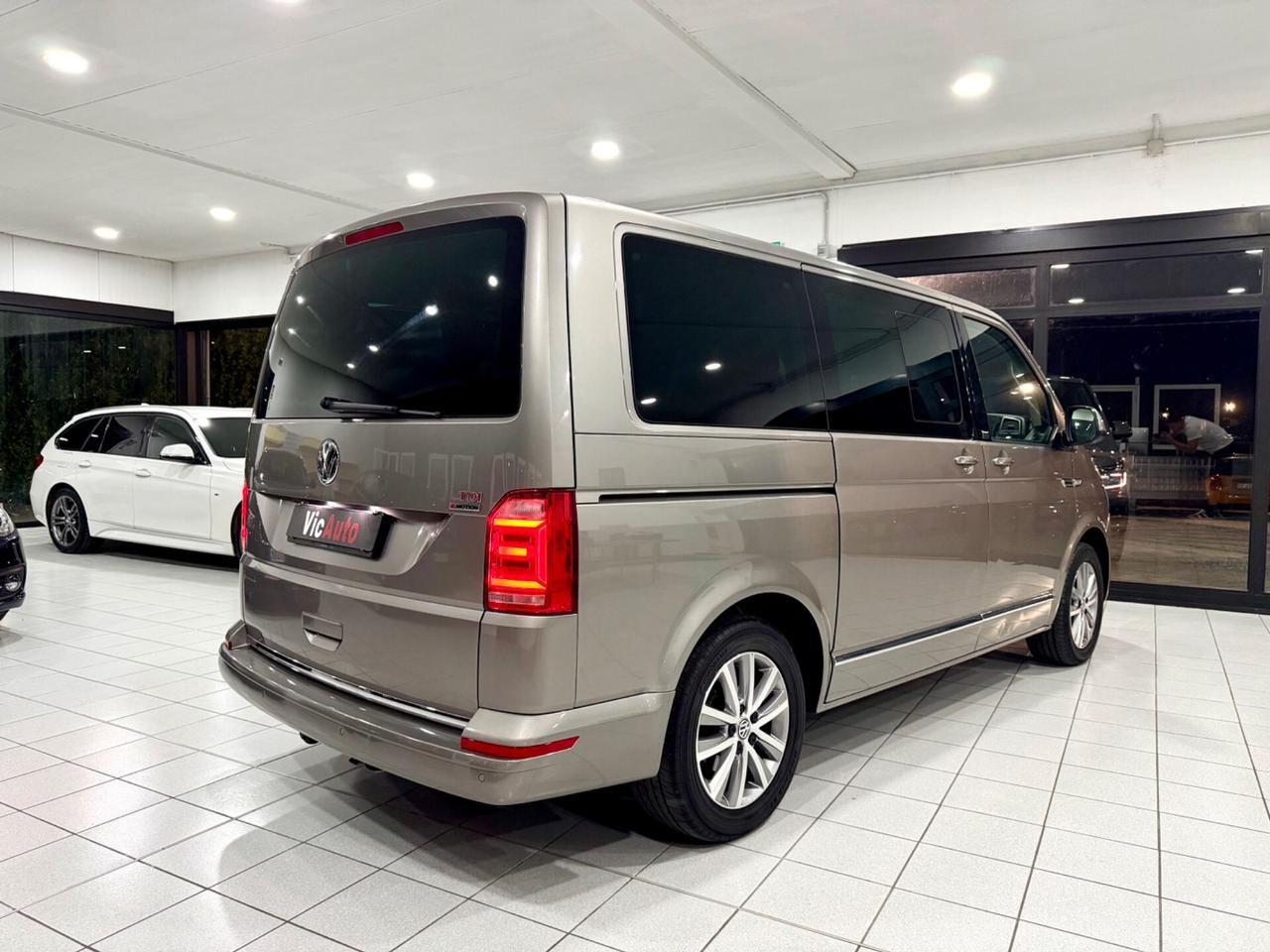 Volkswagen Transporter 2.0 GENERATION SIX FULL OPTIONAL