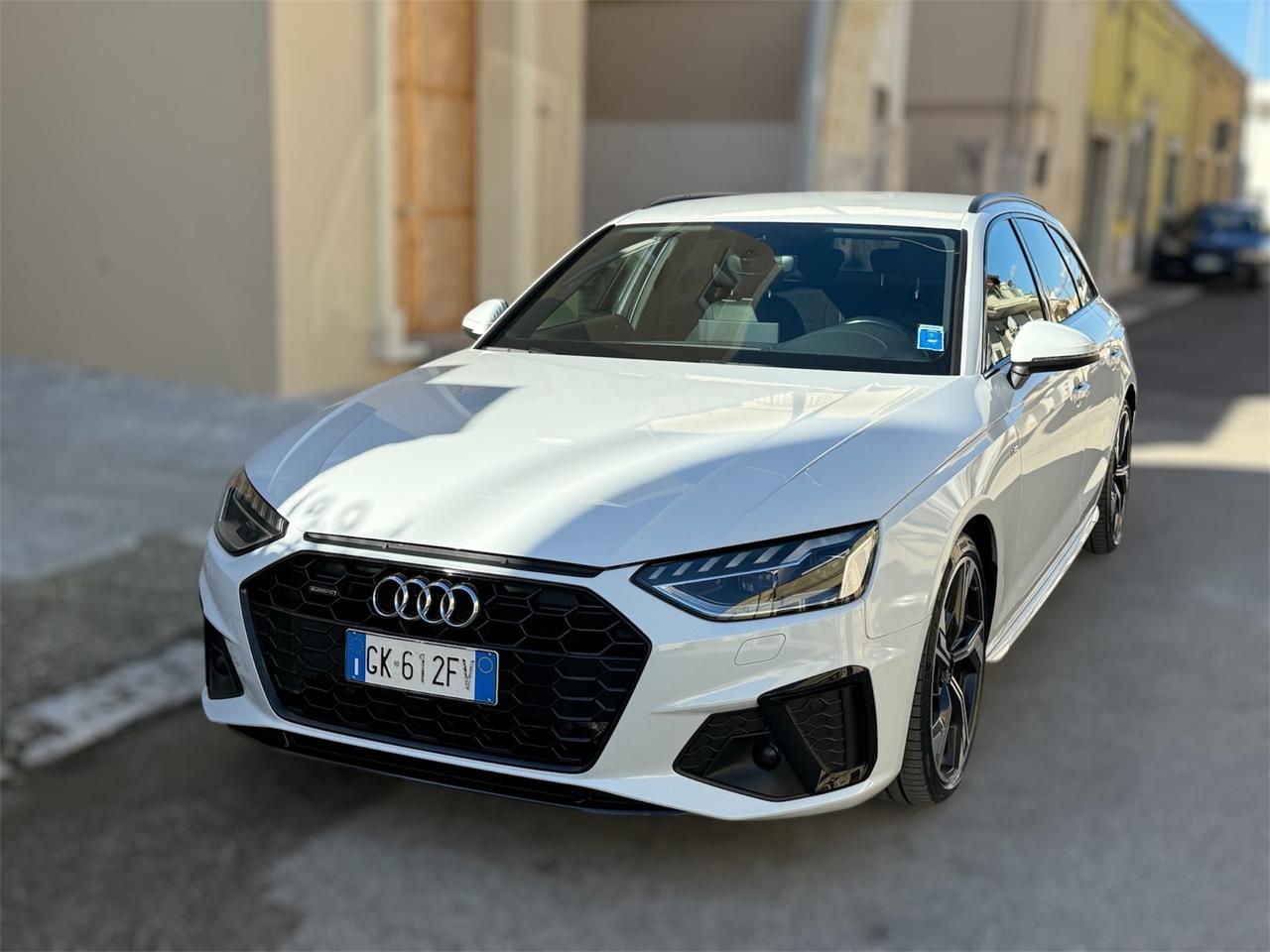 Audi A4 Avant 40 TDI quattro S tronic line edition