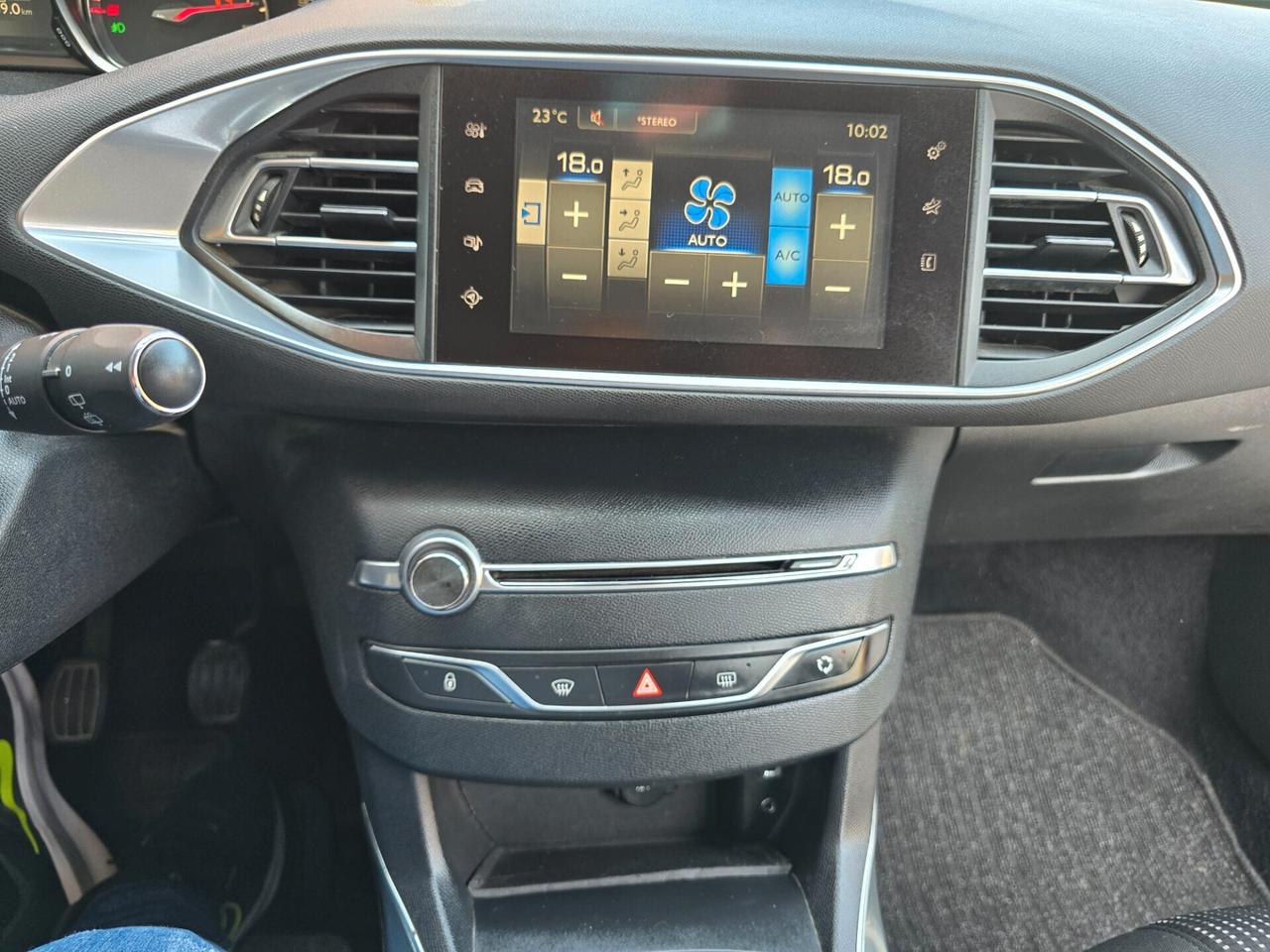 Peugeot 308 BlueHDi 120 S&S EAT6 SW Allure