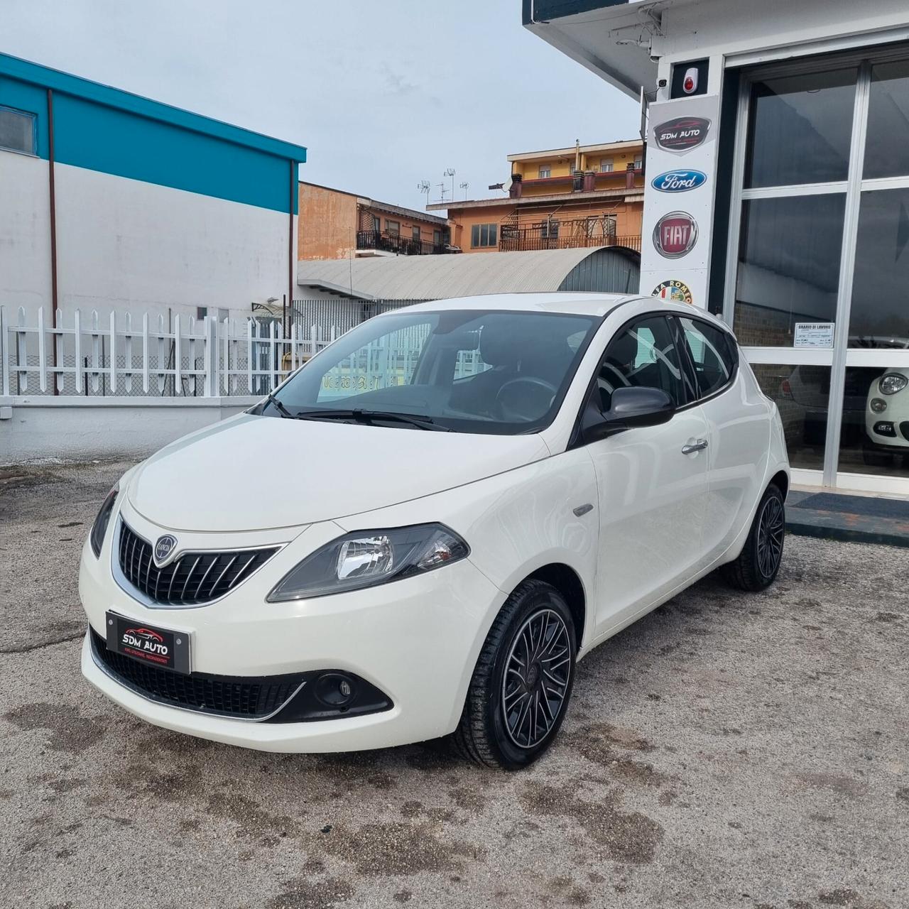 Lancia Ypsilon 1.0 FireFly 5 porte S&S Hybrid Ecochic A. Ferretti
