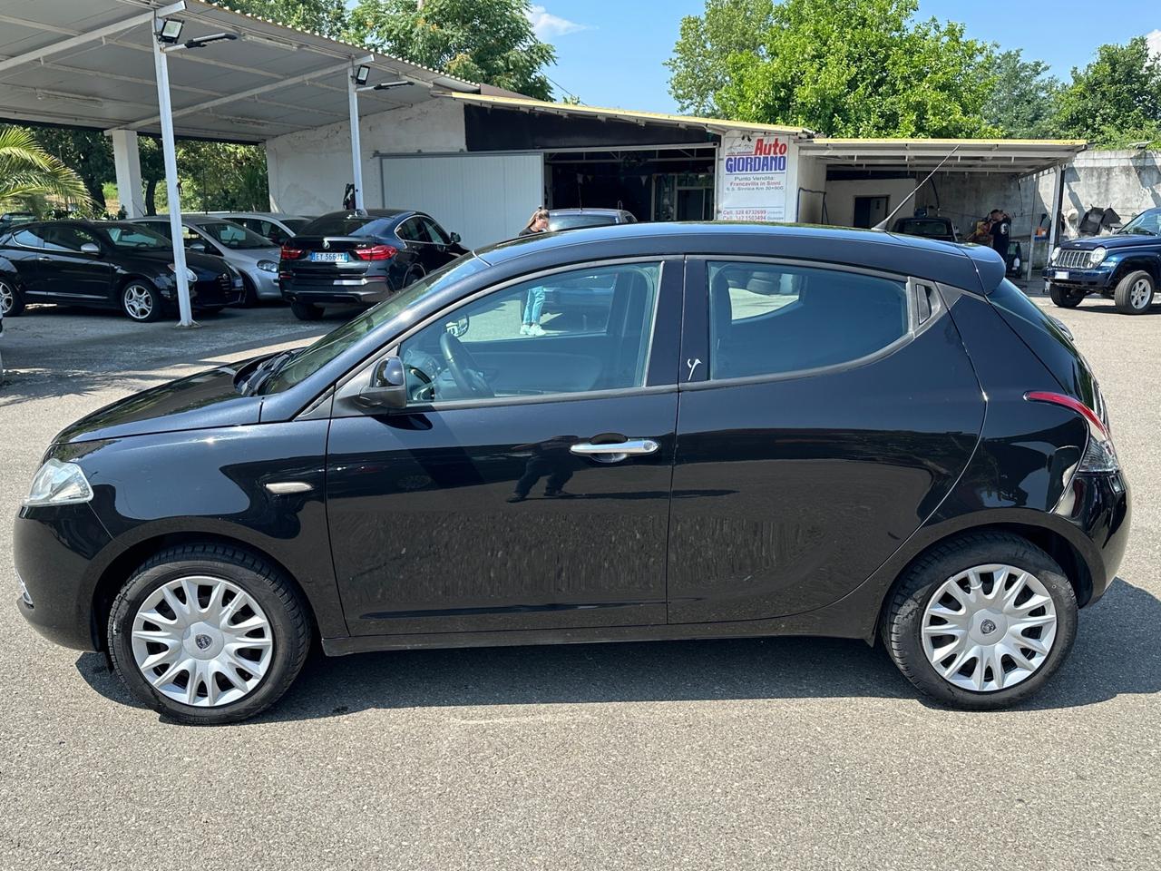 Lancia Ypsilon 1.2 69 CV 5 porte S&S Silver
