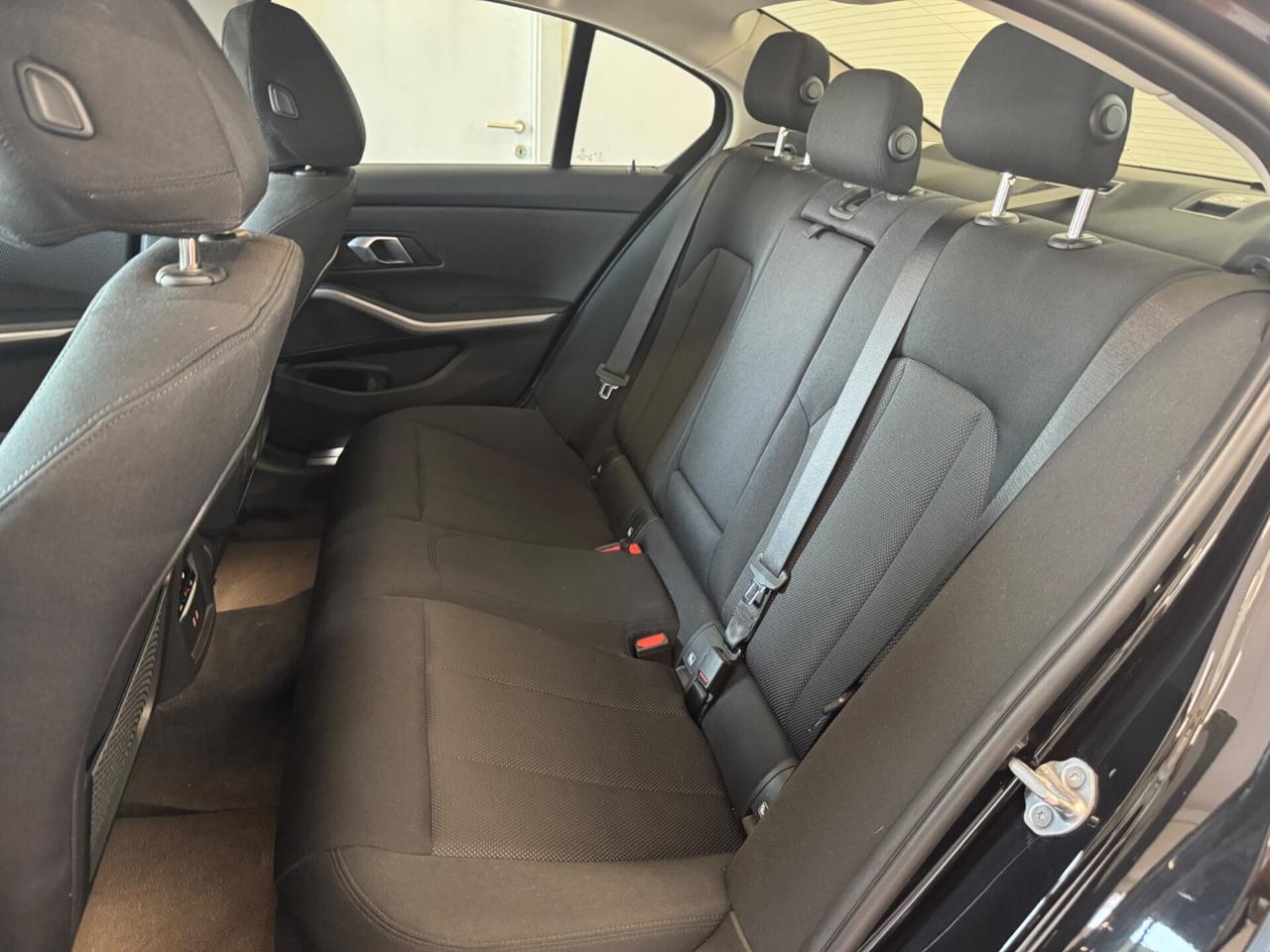 BMW 316 d 48 V AUT. SPORT / DARK NIGHT - 22
