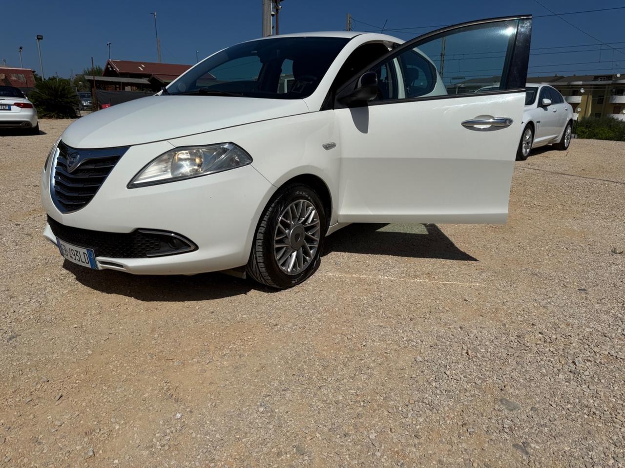 Lancia Ypsilon 1.2 69 CV 5 porte GPL 3.999€