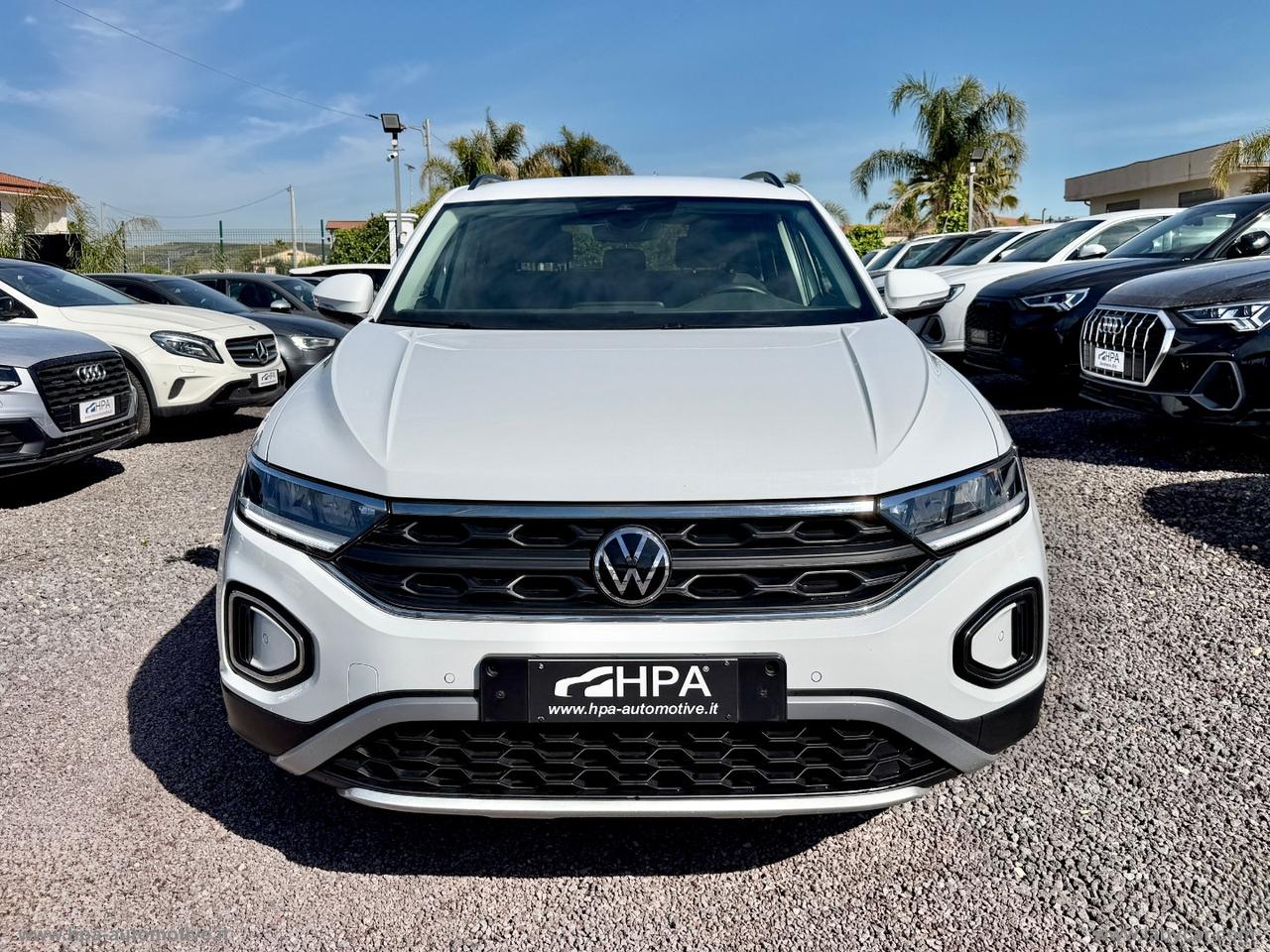 VOLKSWAGEN T-Roc 2.0TDI LED CARPLAY PARK ASSIST ACC