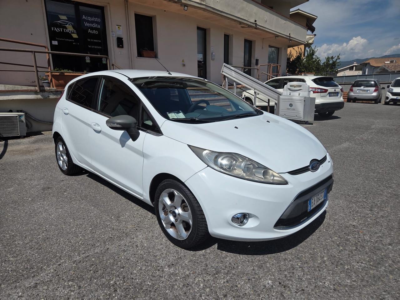 Ford Fiesta 1.4 5 porte Bz.- GPL Titanium