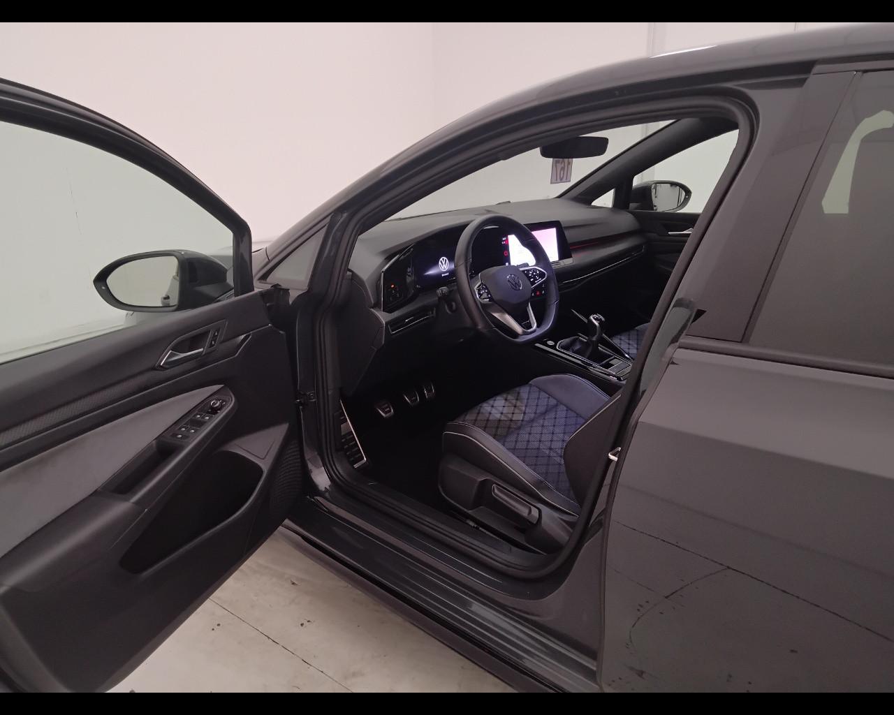 VOLKSWAGEN Golf VIII 2020 - Golf 1.5 tsi evo R-Line 130cv