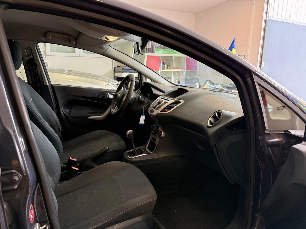 Ford Fiesta 1.2 BENZINA ANNO 2011 neopatentati