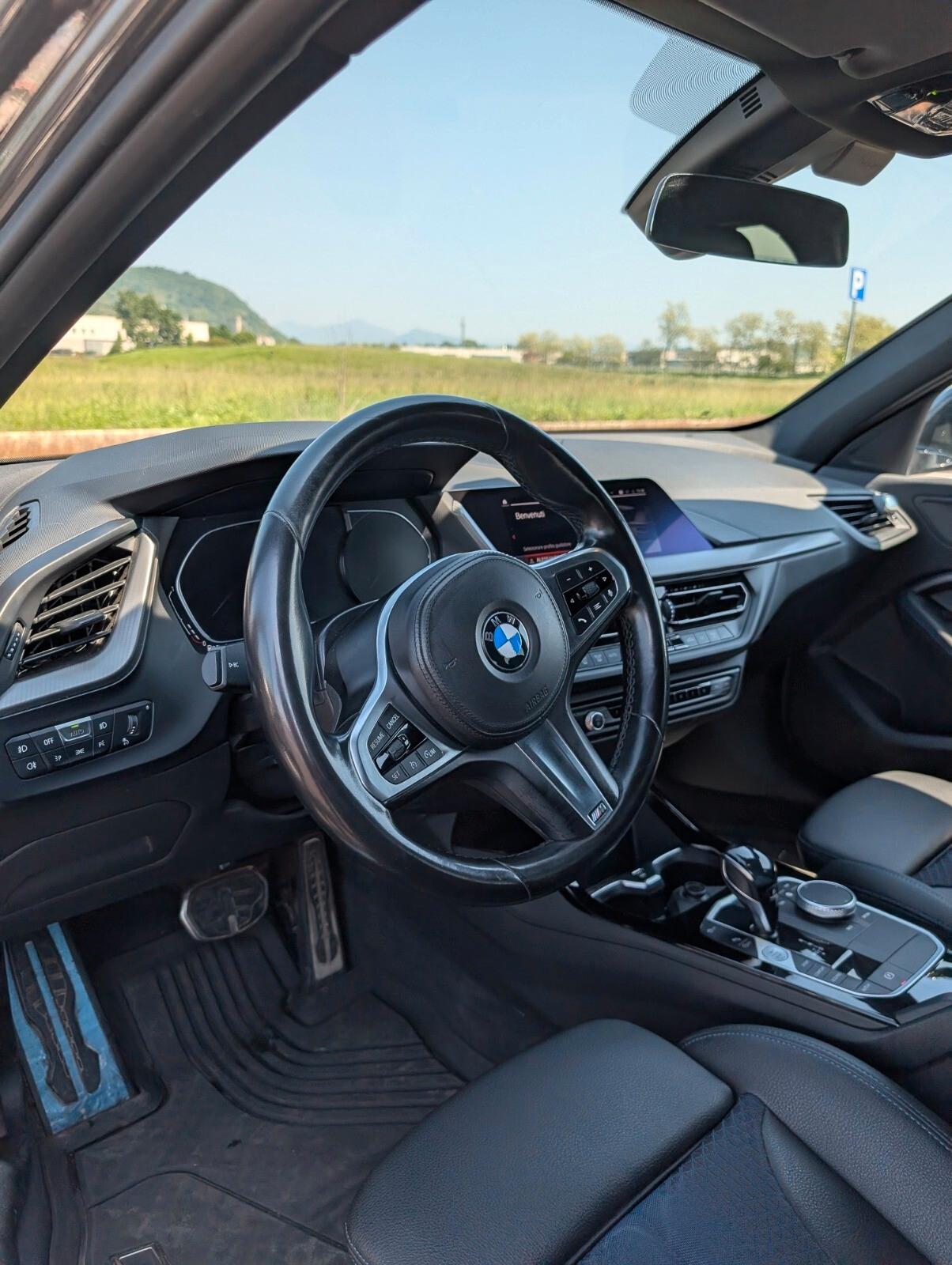 Bmw 116 116d 5p. Msport