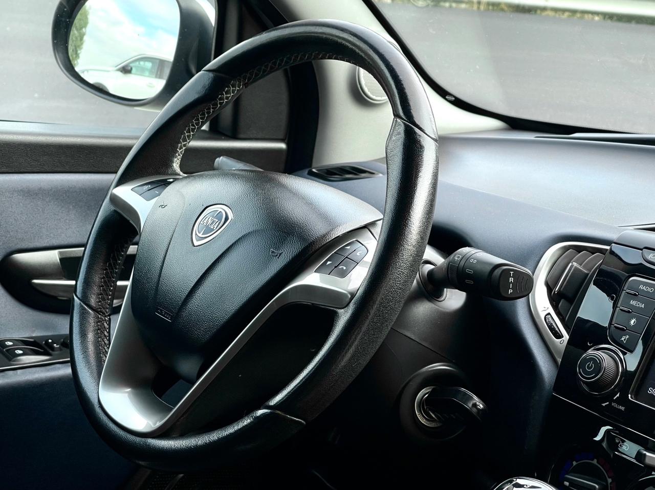 Lancia Ypsilon 1.2 69 CV 5 porte Mya