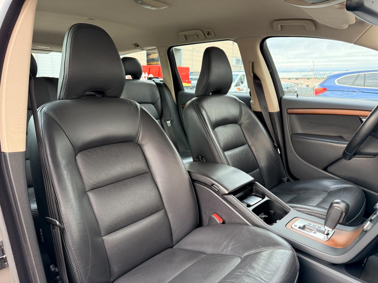 Volvo XC 70 XC70 D5 AWD Summum