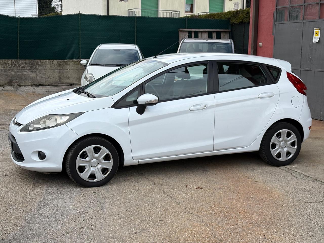 Ford Fiesta 1.4 5 porte Bz.- GPL Titanium