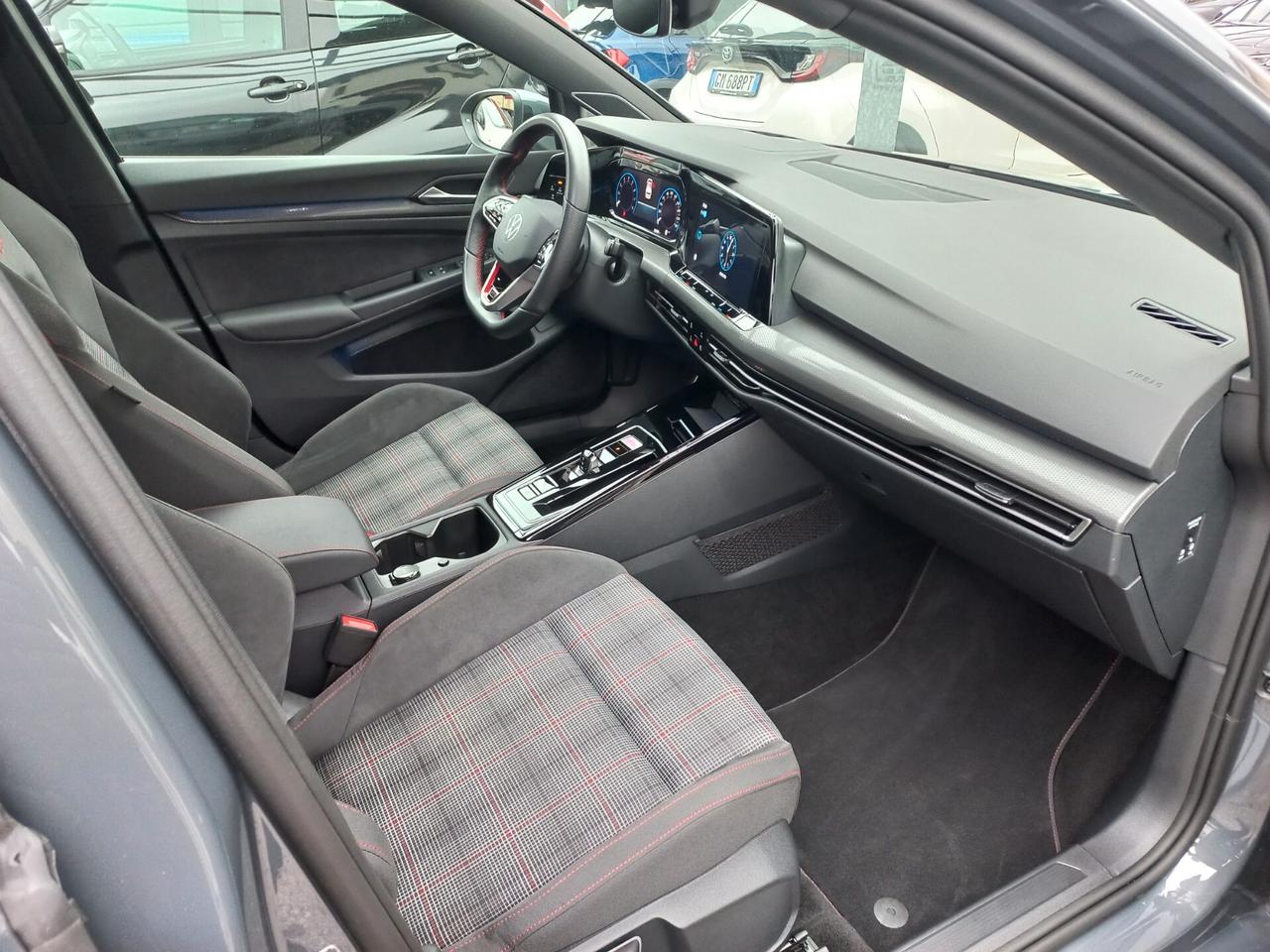 Volkswagen Golf GTI 2.0 TSI DSG