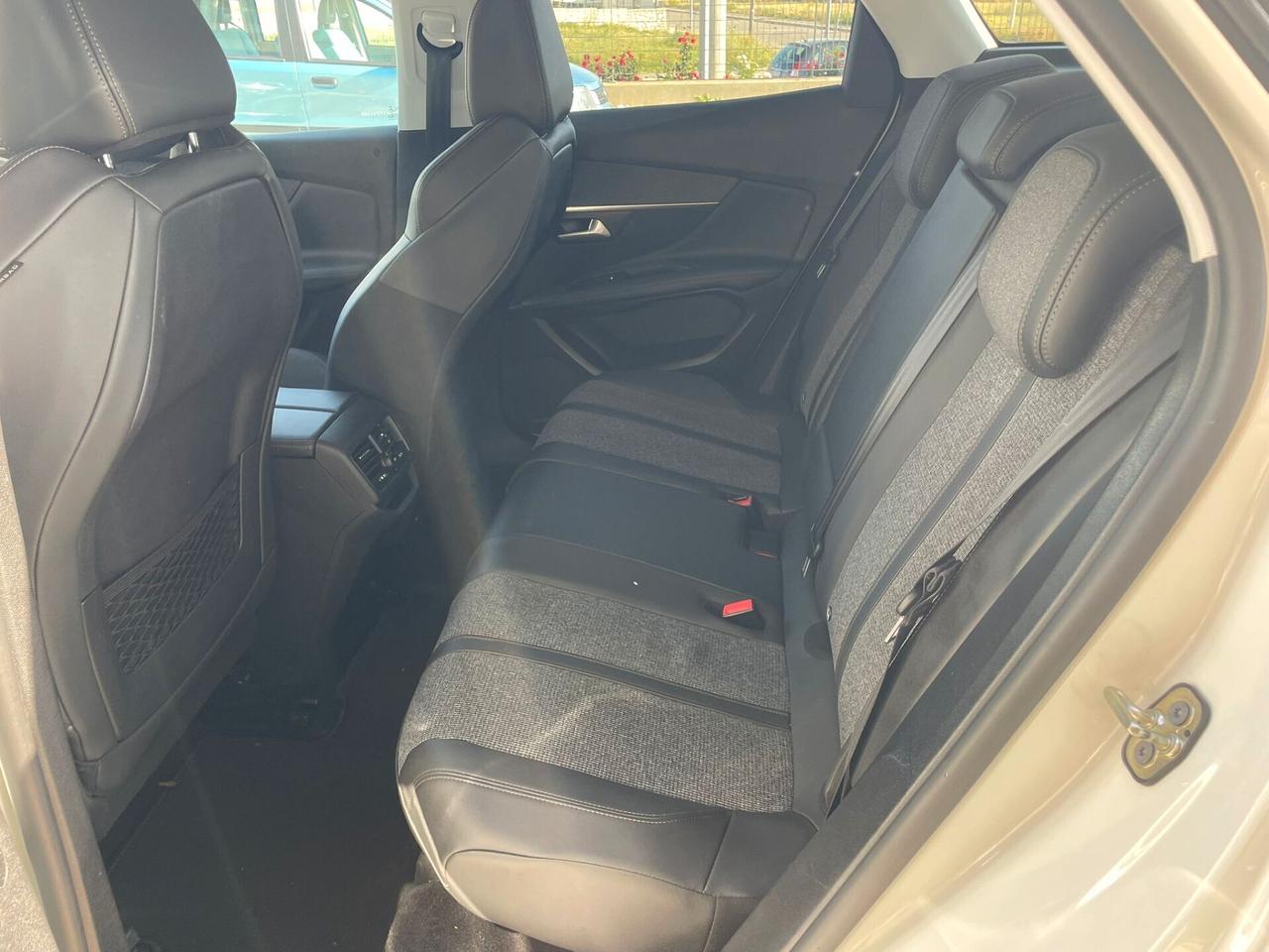 Peugeot 3008 BlueHDi 130 S&S EAT8 Allure