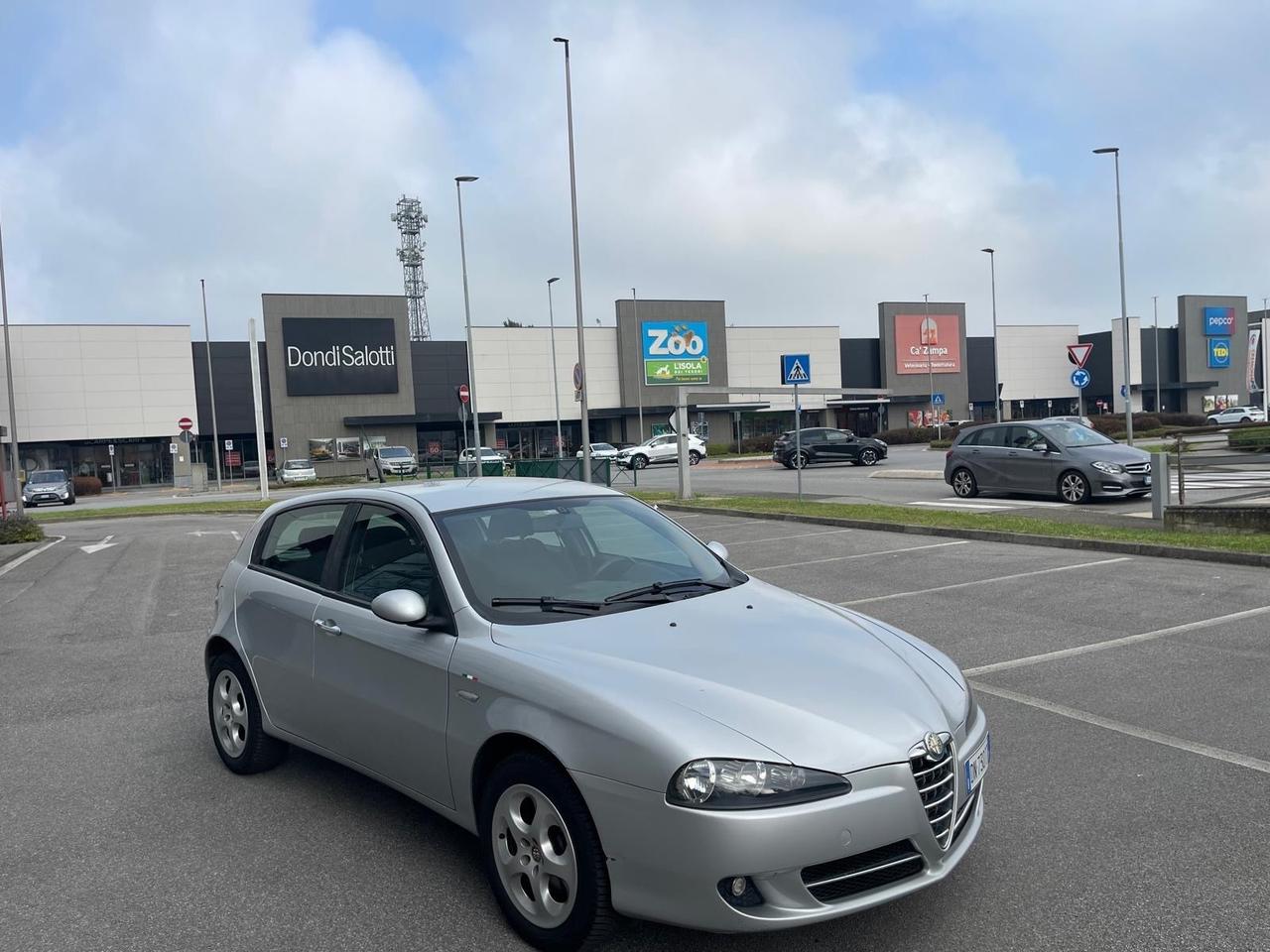 Alfa Romeo 147 1.6 16V TS (105) 5 porte Black Line
