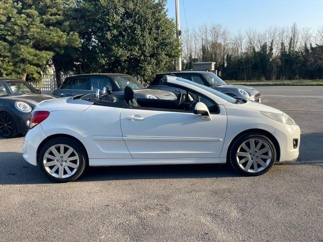 Peugeot 207 1.6 8V HDi 112CV CC Féline