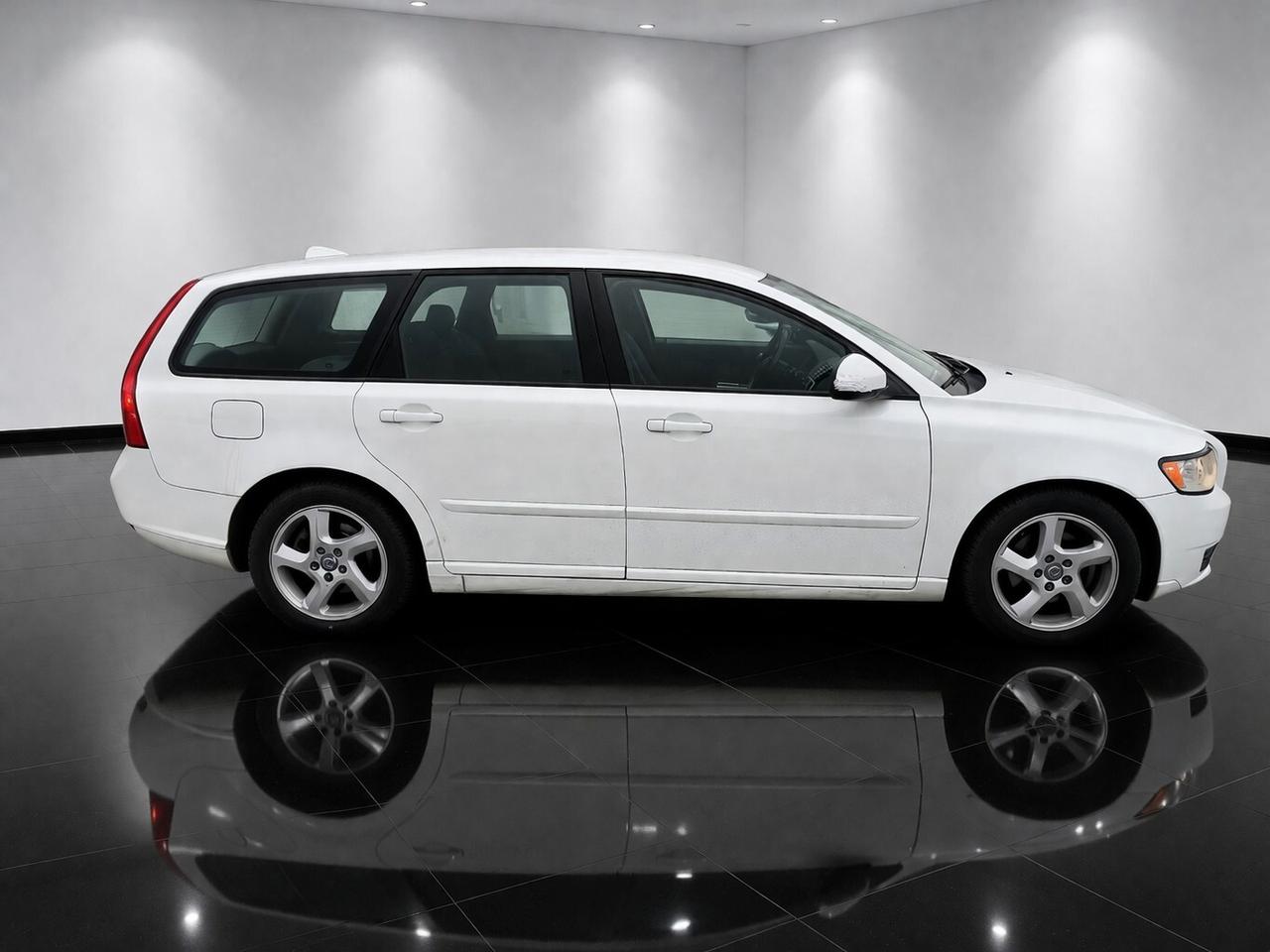 VOLVO V50 D2 R-DESIGN 1.6 DIESEL 114CV NEOPATENTATI EURO5