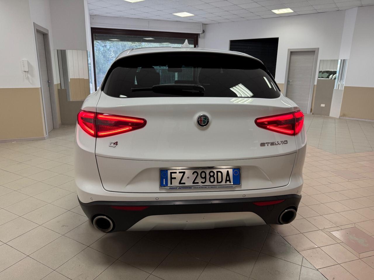Alfa Romeo Stelvio 2.2 Turbodiesel 210 CV AT8 Q4 Executive
