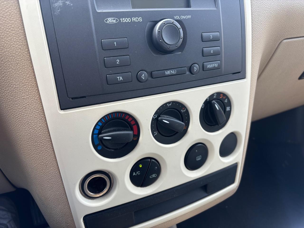 Ford Transit Connect Tourneo 1.8 TDCi 90CV GANCIO TRAINO