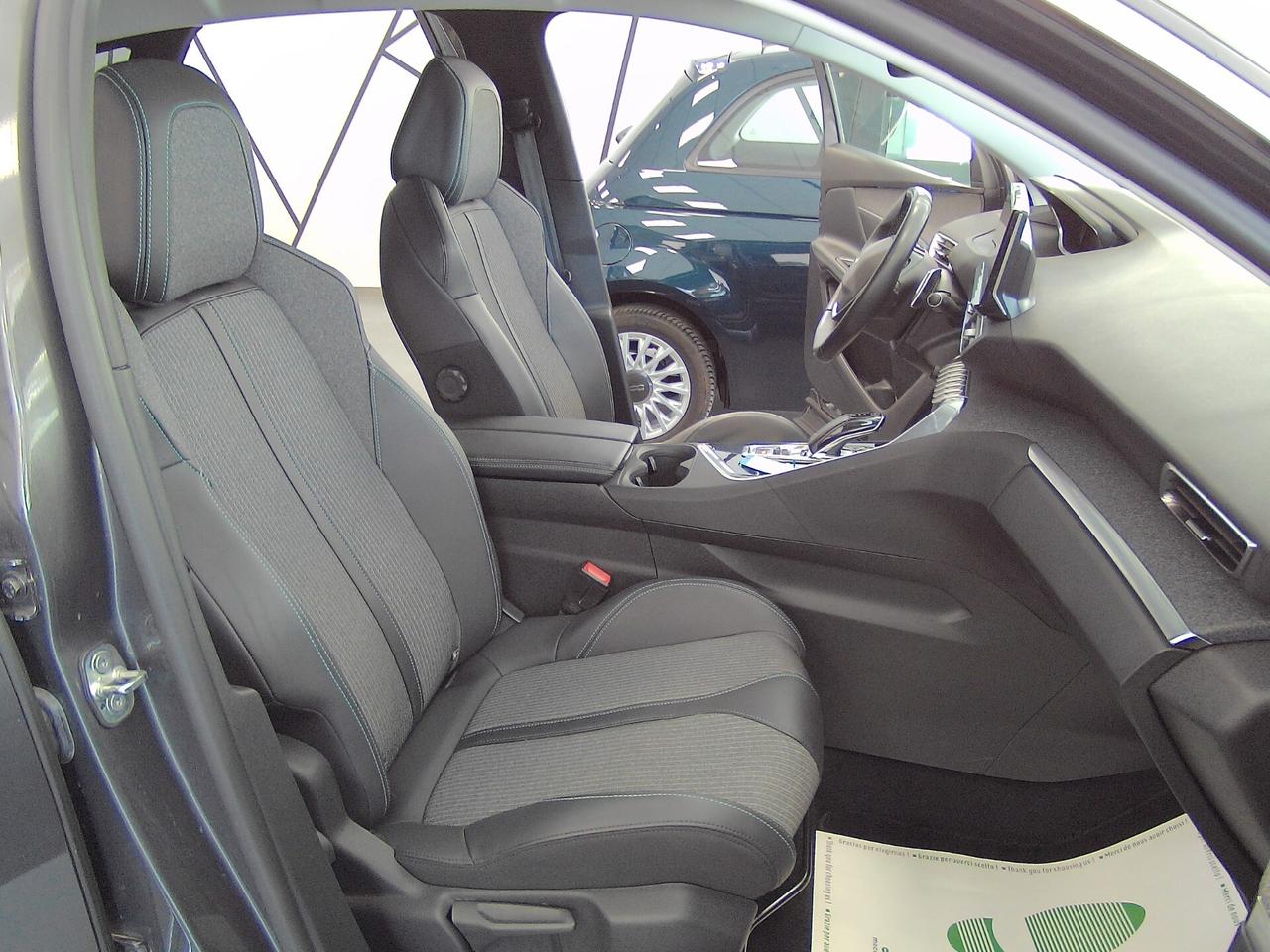 Peugeot 3008 BlueHDi 130 S&S EAT8 Allure Pack 2022