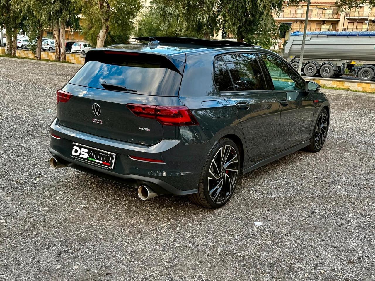 Volkswagen Golf GTI 2.0 TSI DSG